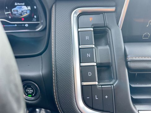 Used 2023 GMC Yukon XL AT4 w/ AT4 Premium Package image 19