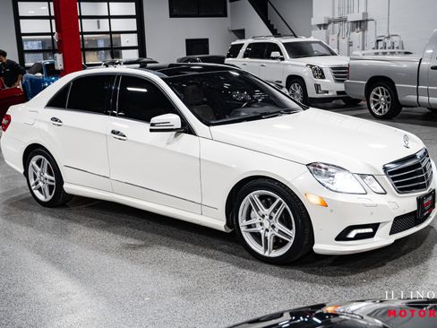 Used 2011 Mercedes-Benz E 550 4MATIC Sedan image 7