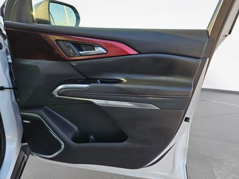 Used 2025 Chevrolet Traverse Z71 w/ Enhanced Driving Package image 44