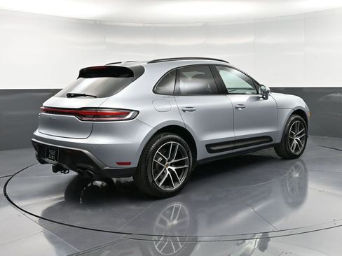 Certified 2025 Porsche Macan image 8