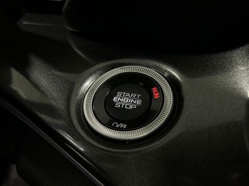 Used 2021 Jeep Grand Cherokee L Laredo image 10