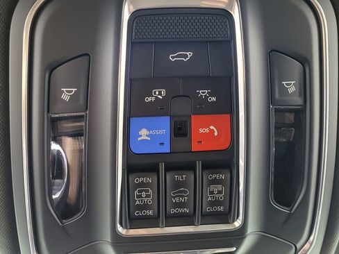 New 2025 Jeep Grand Cherokee Limited image 27