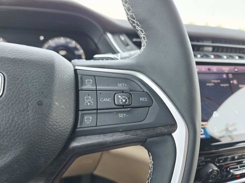 Used 2024 Jeep Grand Cherokee L Limited w/ Luxury Tech Group II AWD/4WD image 26