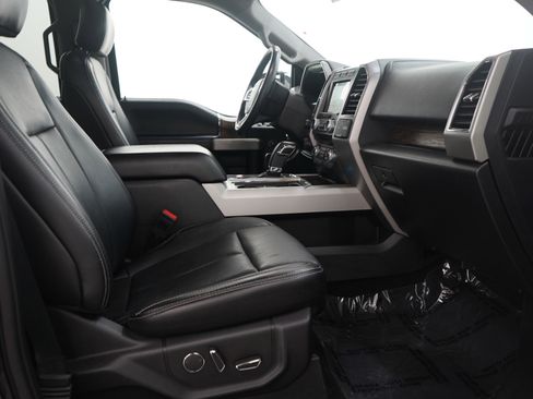 Used 2018 Ford F150 Lariat w/ Equipment Group 502A Luxury image 14