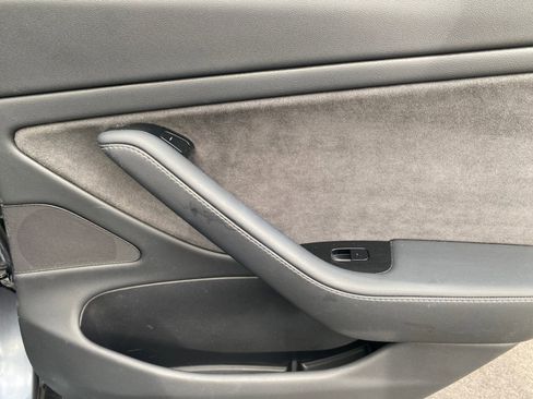 Used 2018 Tesla Model 3 Long Range image 32