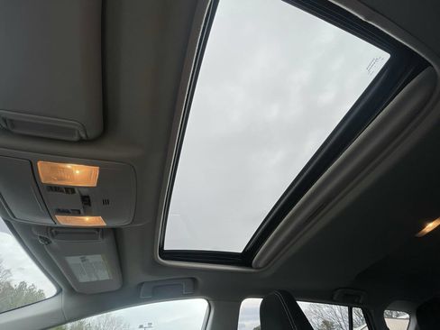 Used 2018 Toyota RAV4 XLE image 21