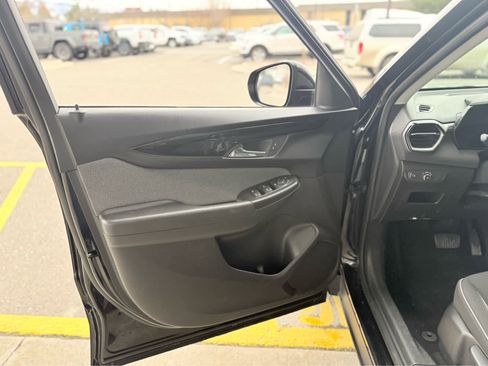 Used 2025 Chevrolet TrailBlazer LT image 12