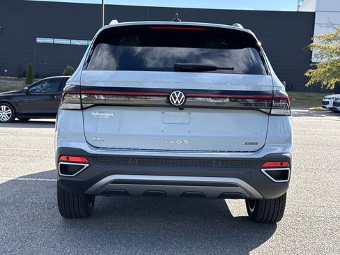 New 2026 Volkswagen Taos SEL image 4