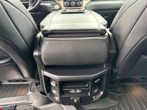 Used 2019 RAM 1500 Laramie image 30