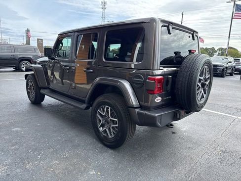 New 2026 Jeep Wrangler Unlimited Sahara AWD/4WD image 26
