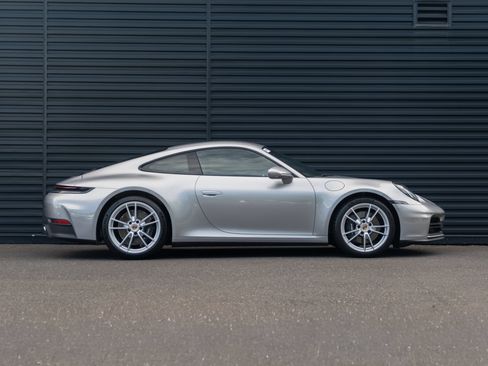 Used 2026 Porsche 911 Carrera RWD image 9