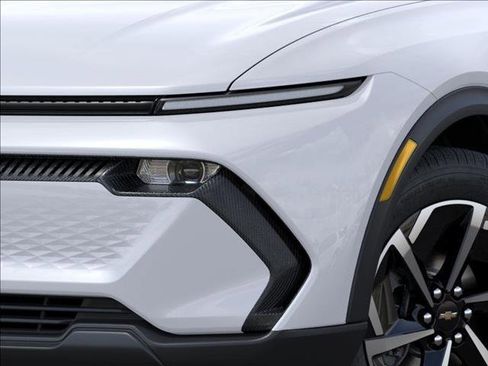 New 2026 Chevrolet Equinox EV LT image 10