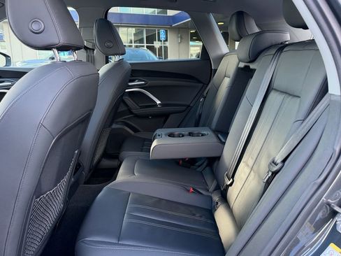Used 2025 Audi Q5 Premium Plus w/ Premium Plus image 24