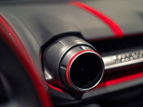 Used 2020 Ferrari 812 Superfast RWD image 34