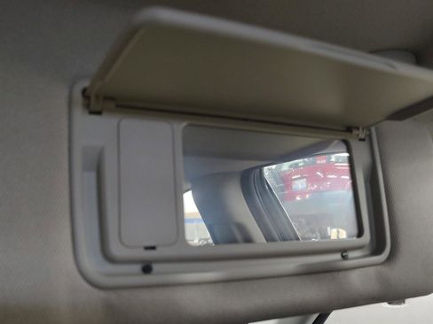 Used 2023 Honda HR-V LX image 7