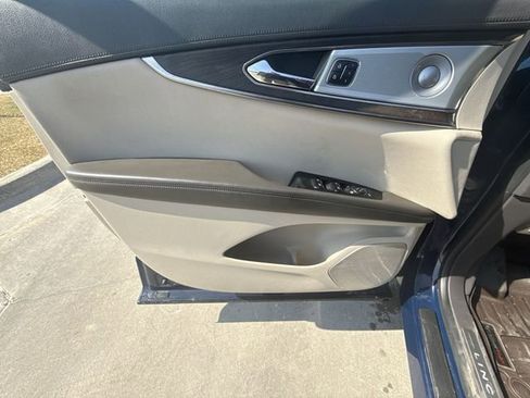 Used 2020 Lincoln Nautilus Reserve w/ Equipment Group 202A image 13