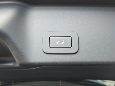 Certified 2026 Land Rover Range Rover Evoque S AWD/4WD image 8