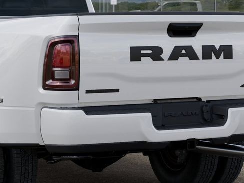 New 2026 RAM 3500 Big Horn AWD/4WD image 14