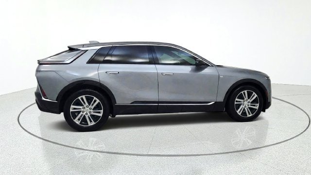 Used 2024 Cadillac Lyriq Tech w/ Driver Assist Package AWD/4WD image 9