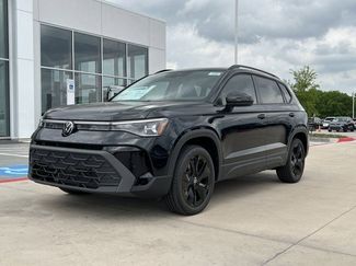 New 2025 Volkswagen Taos SE video 2