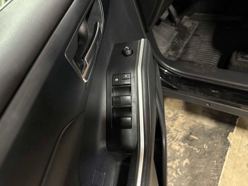 Certified 2024 Toyota Highlander XLE AWD/4WD image 23