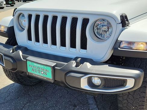 Used 2021 Jeep Wrangler Unlimited Sahara AWD/4WD image 6