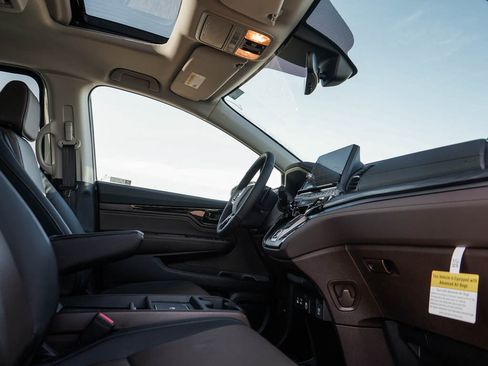 New 2026 Honda Odyssey Elite image 11