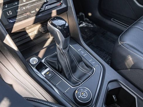 Used 2022 Volkswagen Tiguan SE R-Line AWD/4WD image 19