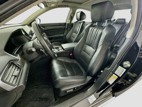 Used 2018 Honda Accord Touring image 13