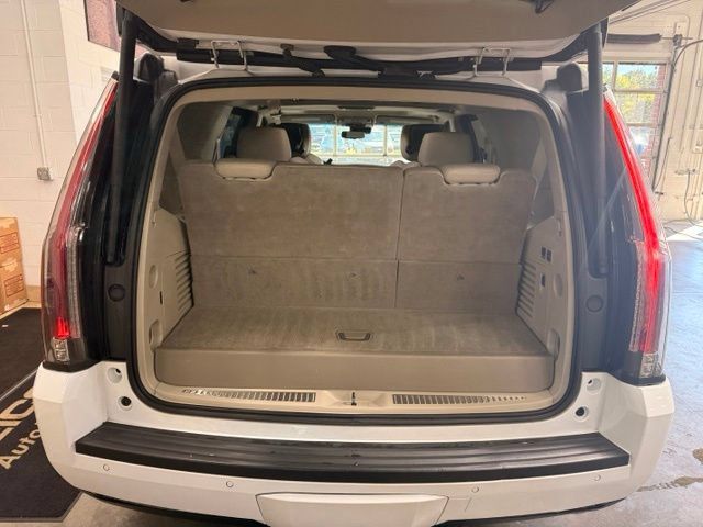 Used 2018 Cadillac Escalade Luxury w/ LPO, Radiant Package AWD/4WD image 24