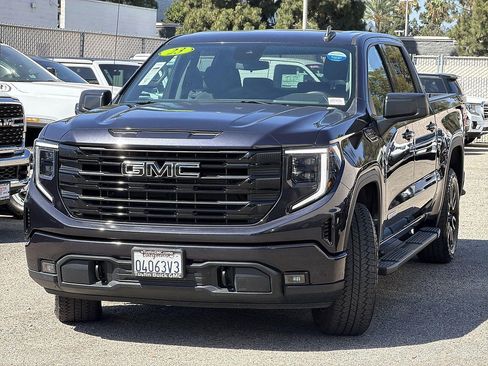 Used 2023 GMC Sierra 1500 Elevation AWD/4WD image 3