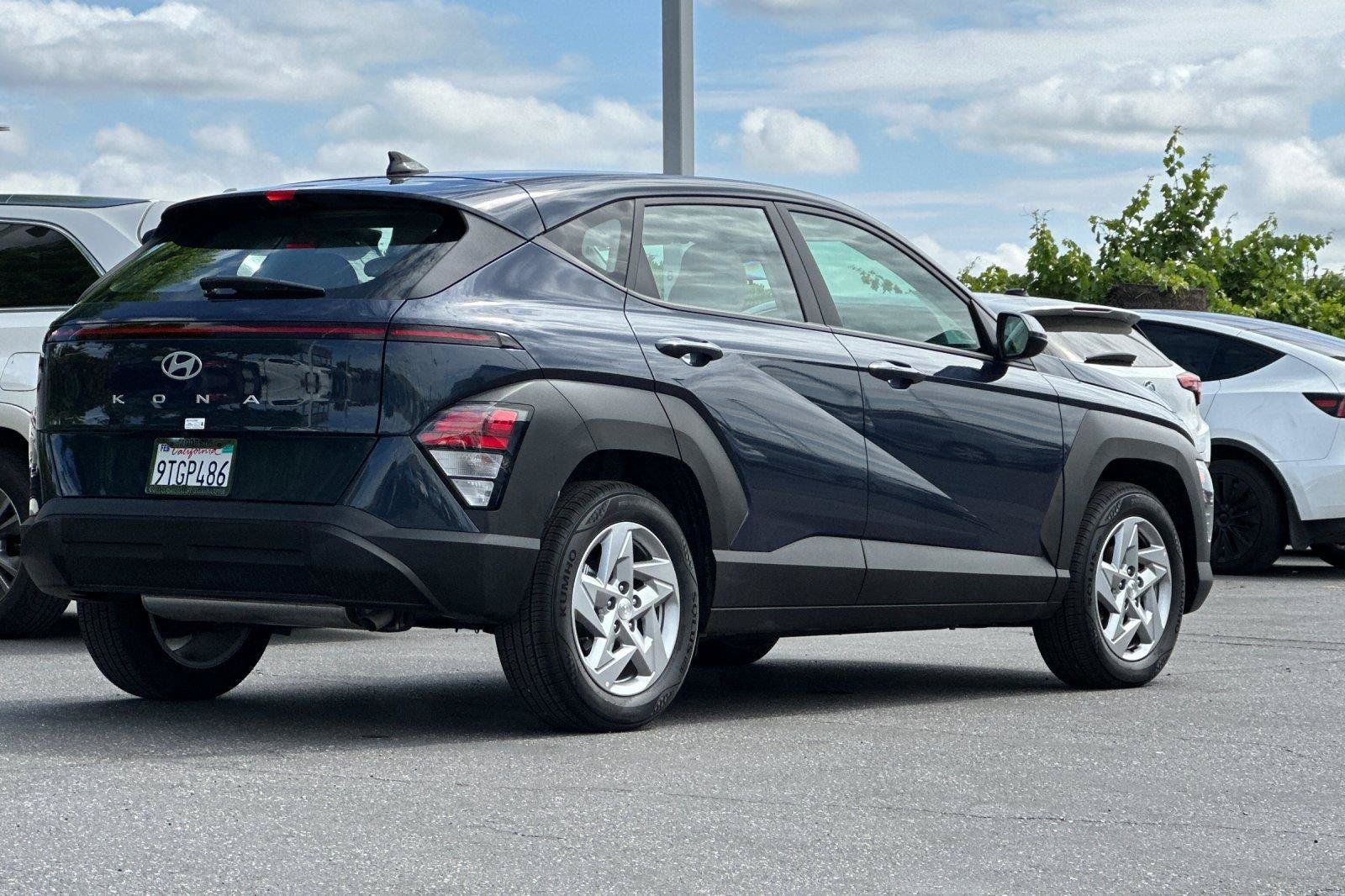 Used 2026 Hyundai Kona SE FWD image 3
