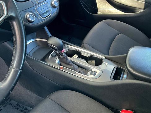Used 2022 Chevrolet Malibu RS FWD image 16