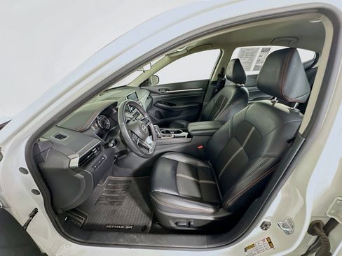 Used 2024 Nissan Altima 2.5 SR image 13