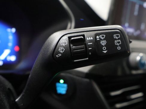 Used 2022 Ford Escape Titanium image 39