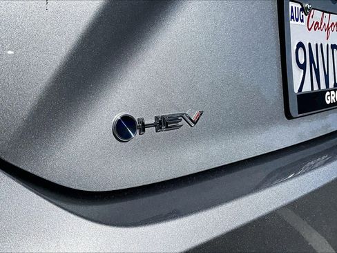 Used 2025 Toyota Camry LE w/ Convenience Package image 30