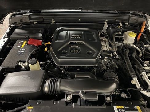 Used 2023 Jeep Wrangler Unlimited Sahara w/ Cold Weather Group image 41