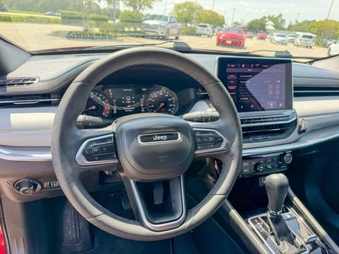 Used 2023 Jeep Compass Limited AWD/4WD image 10