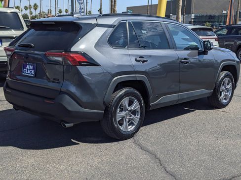 Used 2022 Toyota RAV4 XLE AWD/4WD image 2