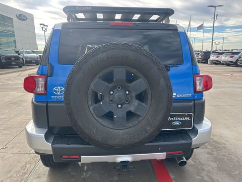 Used 2007 Toyota FJ Cruiser Base image 4