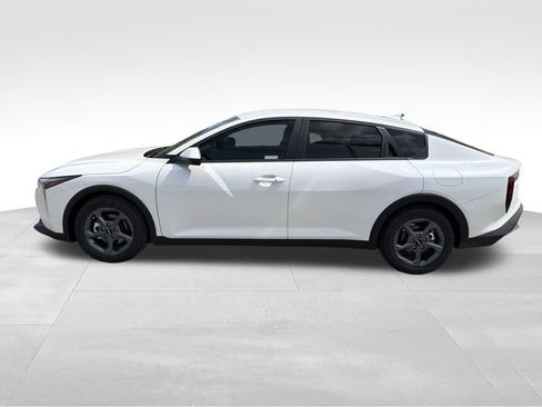 New 2026 Kia K4 FWD image 4