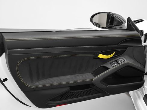 Certified 2025 Porsche 718 Boxster Spyder RS RWD image 77