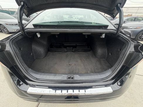 Used 2022 Nissan Altima 2.5 SR w/ Midnight Edition Package FWD image 29