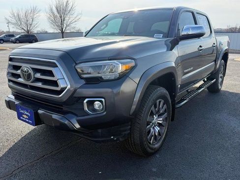 Used 2022 Toyota Tacoma Limited image 6