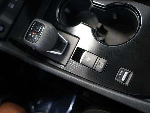 Used 2025 Nissan Rogue SV FWD image 38