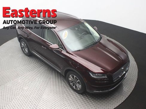 Used 2022 Lincoln Nautilus FWD w/ Premium Package image 3