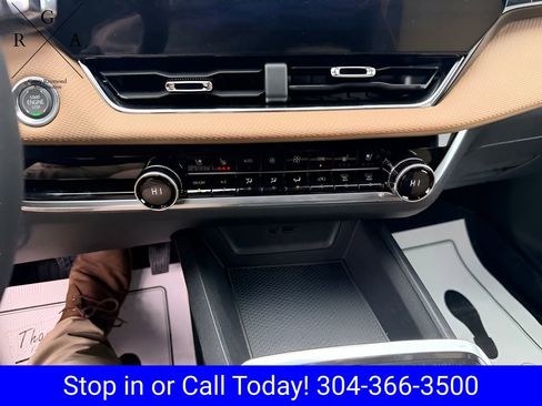 New 2026 Chevrolet Equinox ACTIV w/ Convenience Package III AWD/4WD image 19