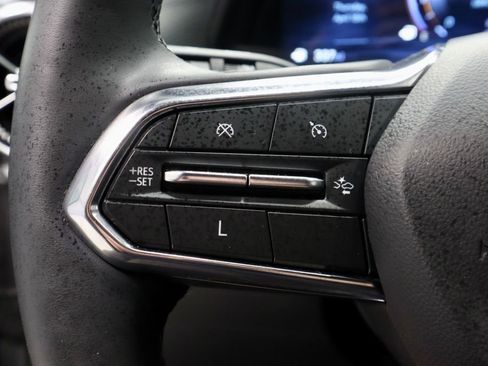 Used 2025 Chevrolet Equinox LT image 29