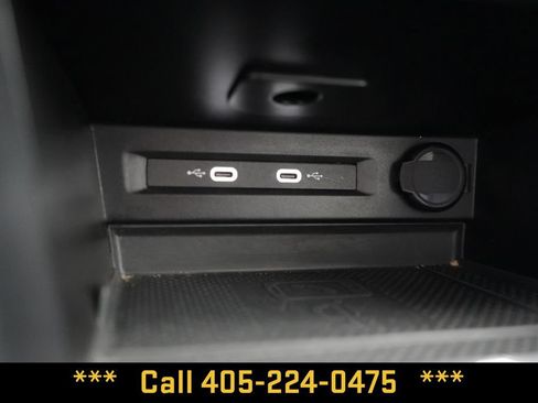 Used 2024 Volkswagen Tiguan SE FWD image 37