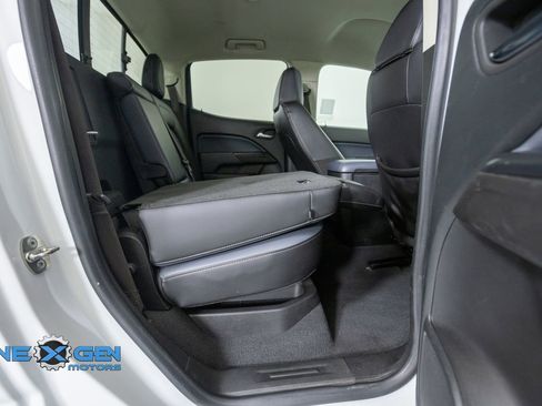 Used 2022 Chevrolet Colorado Z71 AWD/4WD image 39